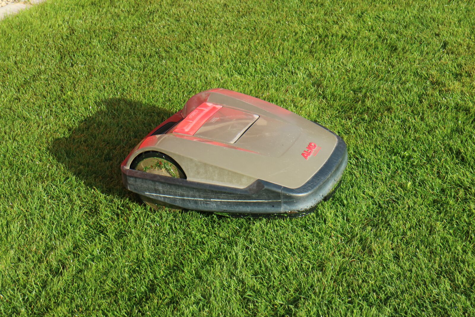 Canon EOS M3 sample photo. Robot mower, lawn mowing photography