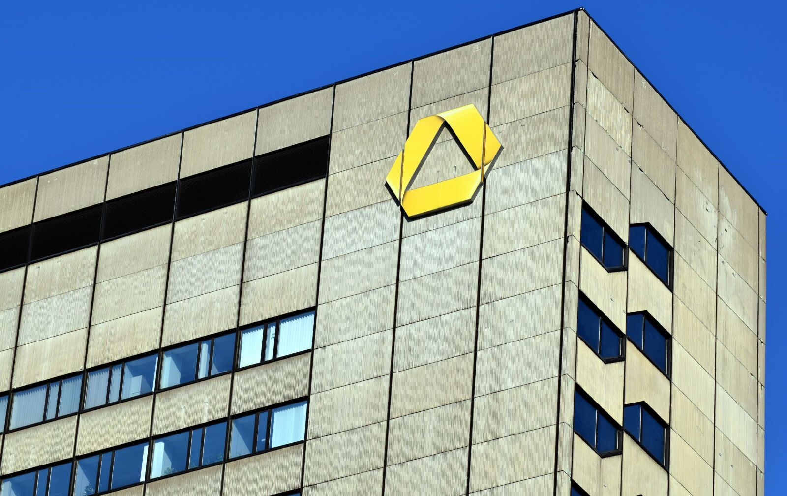 Nikon D3300 sample photo. Facade, building, downtown, architecture photography