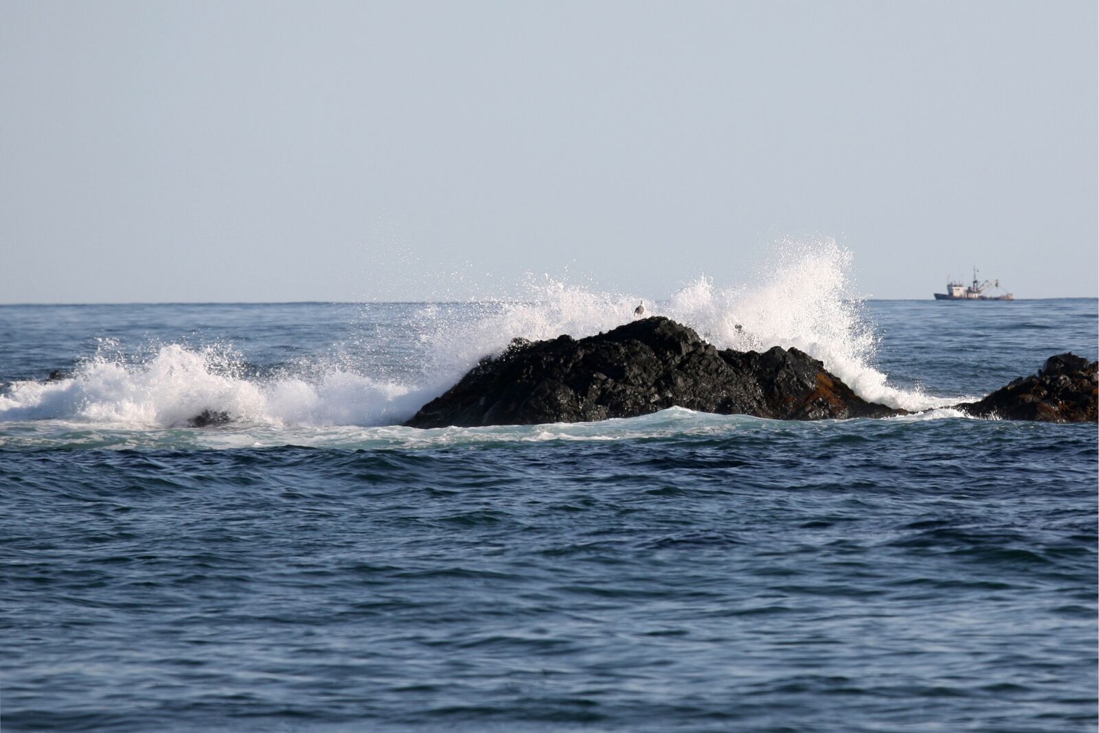 Canon EOS 5D sample photo. The pacific ocean, sea photography