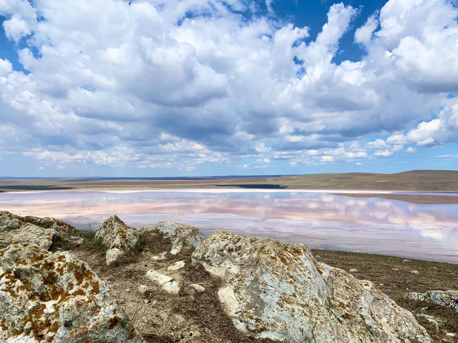 iPhone XR back camera 4.25mm f/1.8 sample photo. Crimea, pink lake, vacation photography