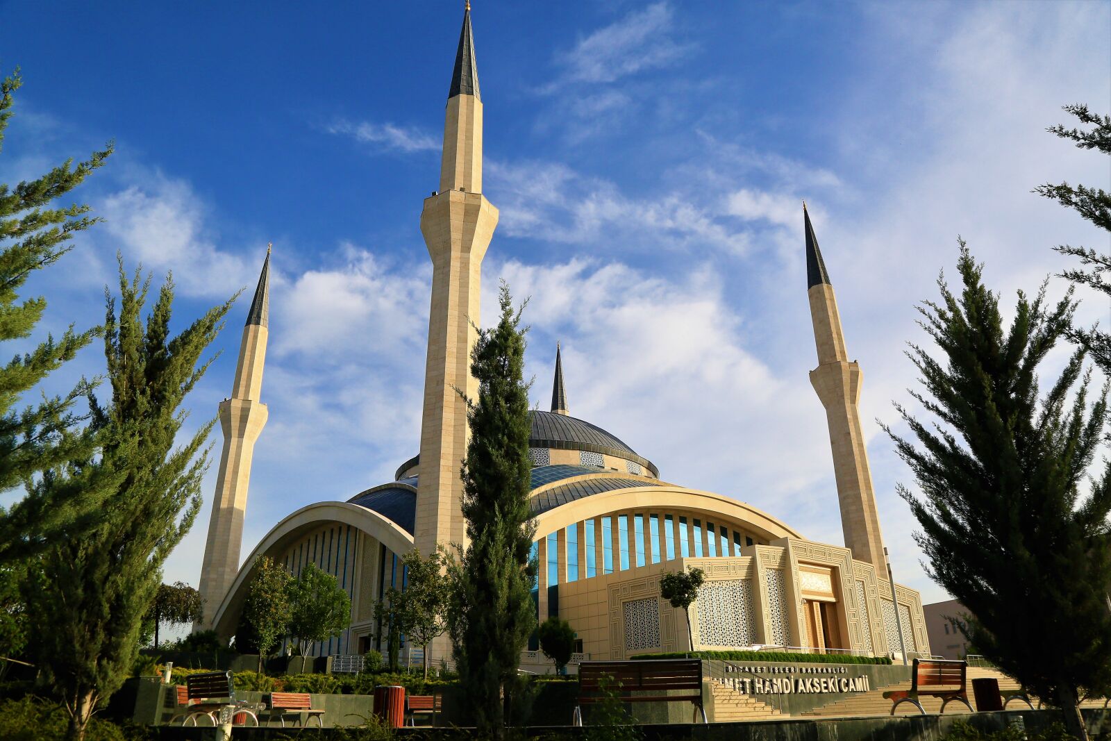 Canon EOS 5D Mark III sample photo. Cami, minaret, dome photography