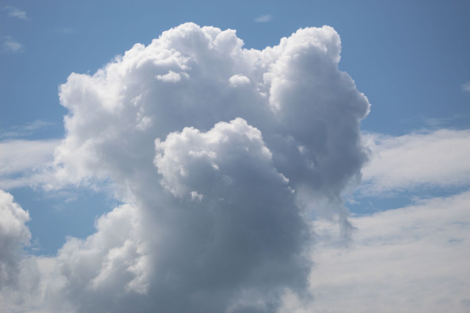 Canon EOS 4000D (EOS Rebel T100 / EOS 3000D) sample photo. Sky, cloud, cumulus photography