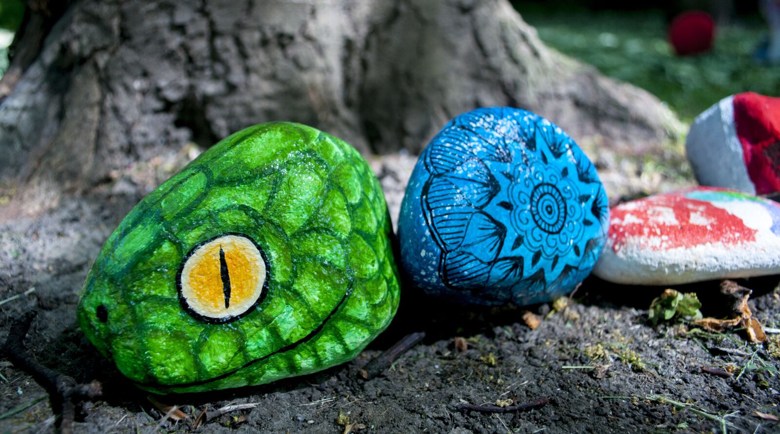 Nikon D90 sample photo. Paint, stone, blue photography