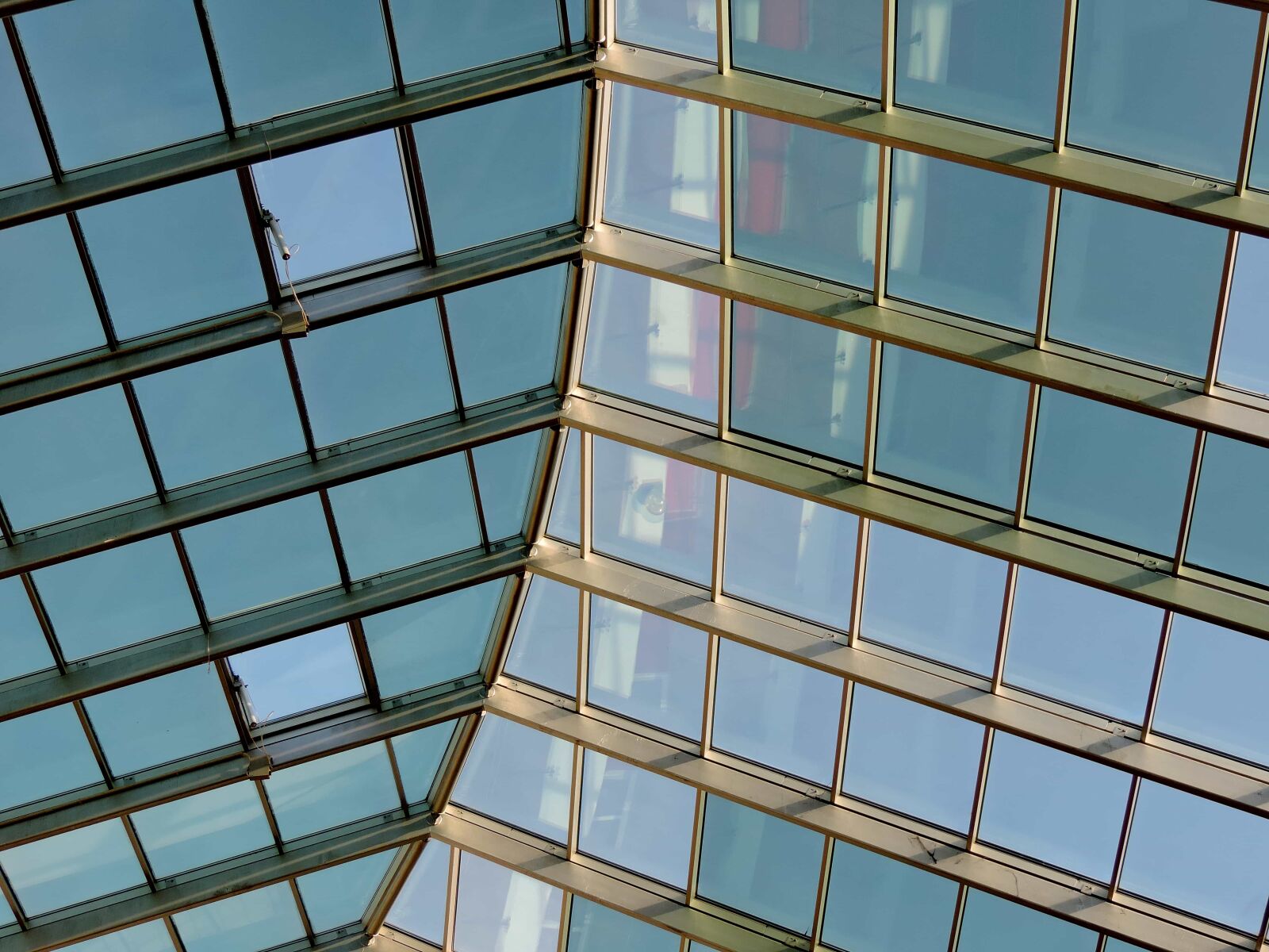 Nikon Coolpix P520 sample photo. Glass, roof, building, architecture photography