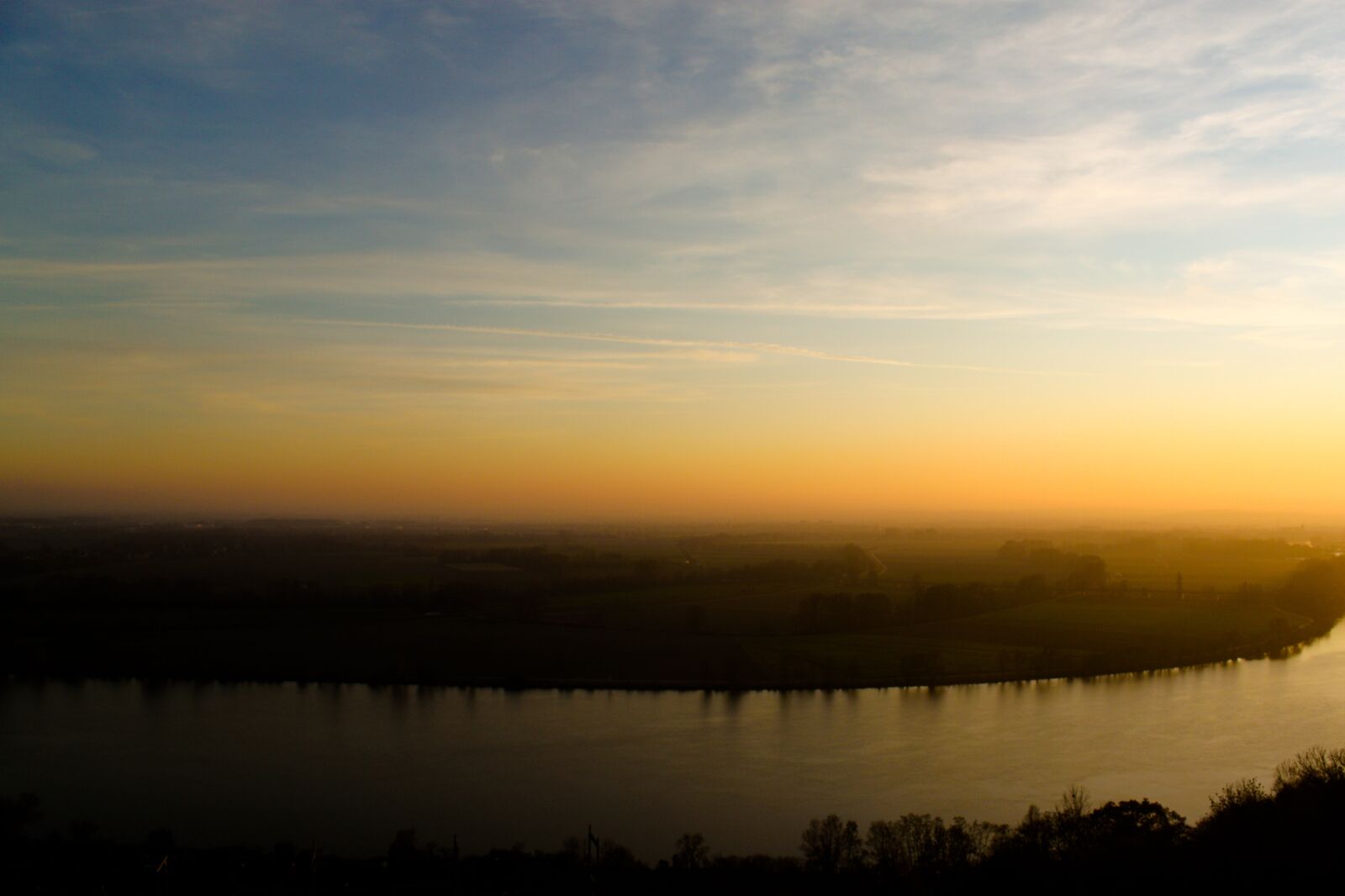 Canon EOS 500D (EOS Rebel T1i / EOS Kiss X3) sample photo. Sunset, evening, twilight photography