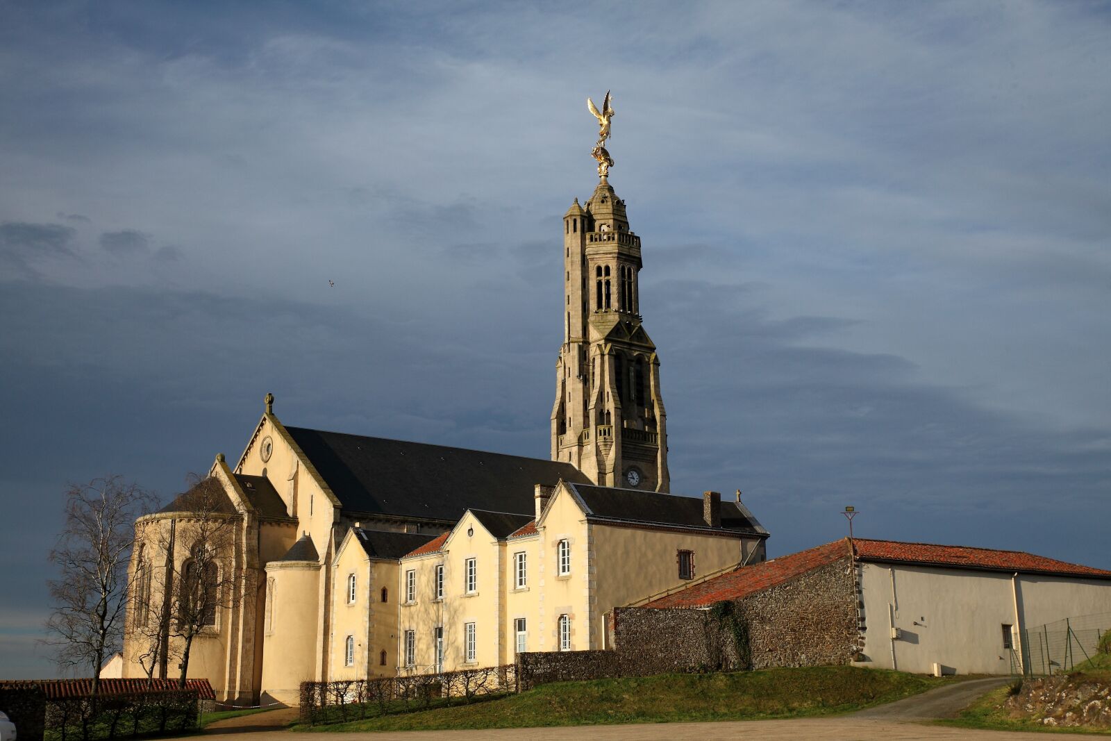 Canon EOS 5D Mark II sample photo. Saint michel mont mercure photography