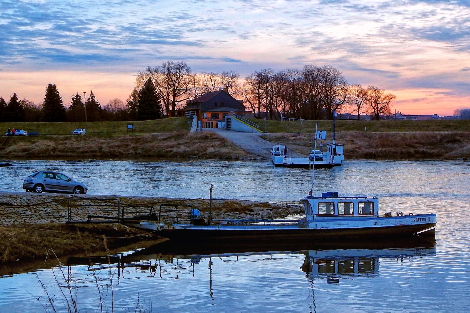 Fujifilm FinePix SL1000 sample photo. Ferry, reaction ferry, elbe photography