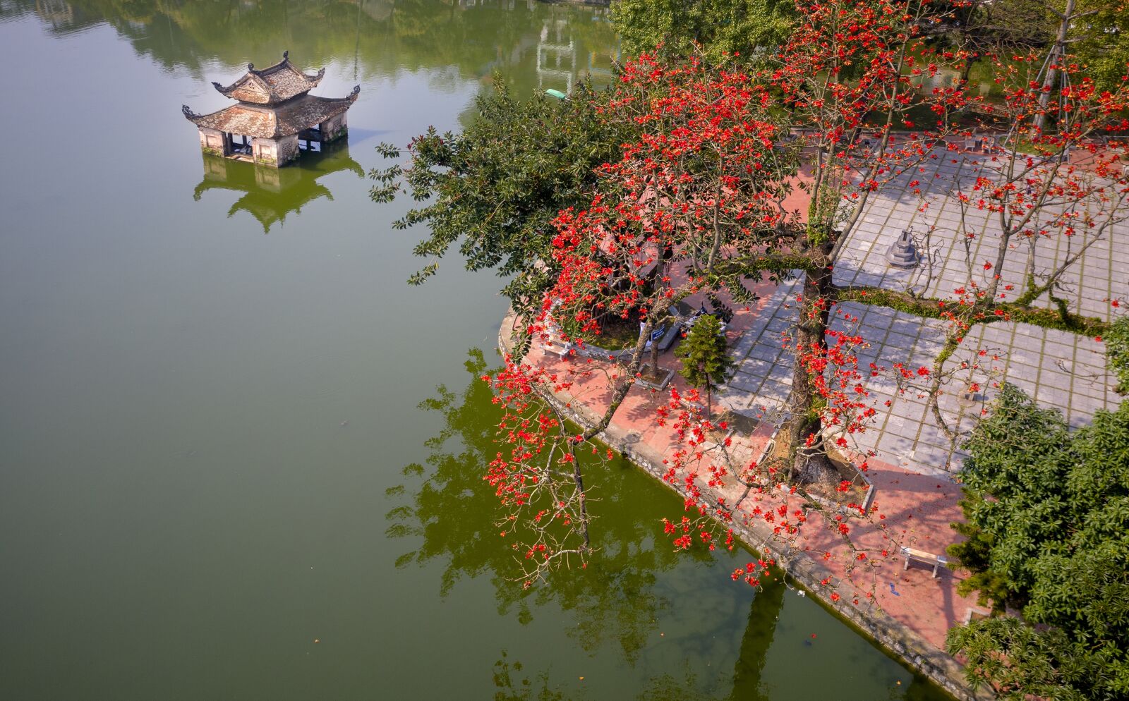 Hasselblad L1D-20c sample photo. Th y pagoda, long photography