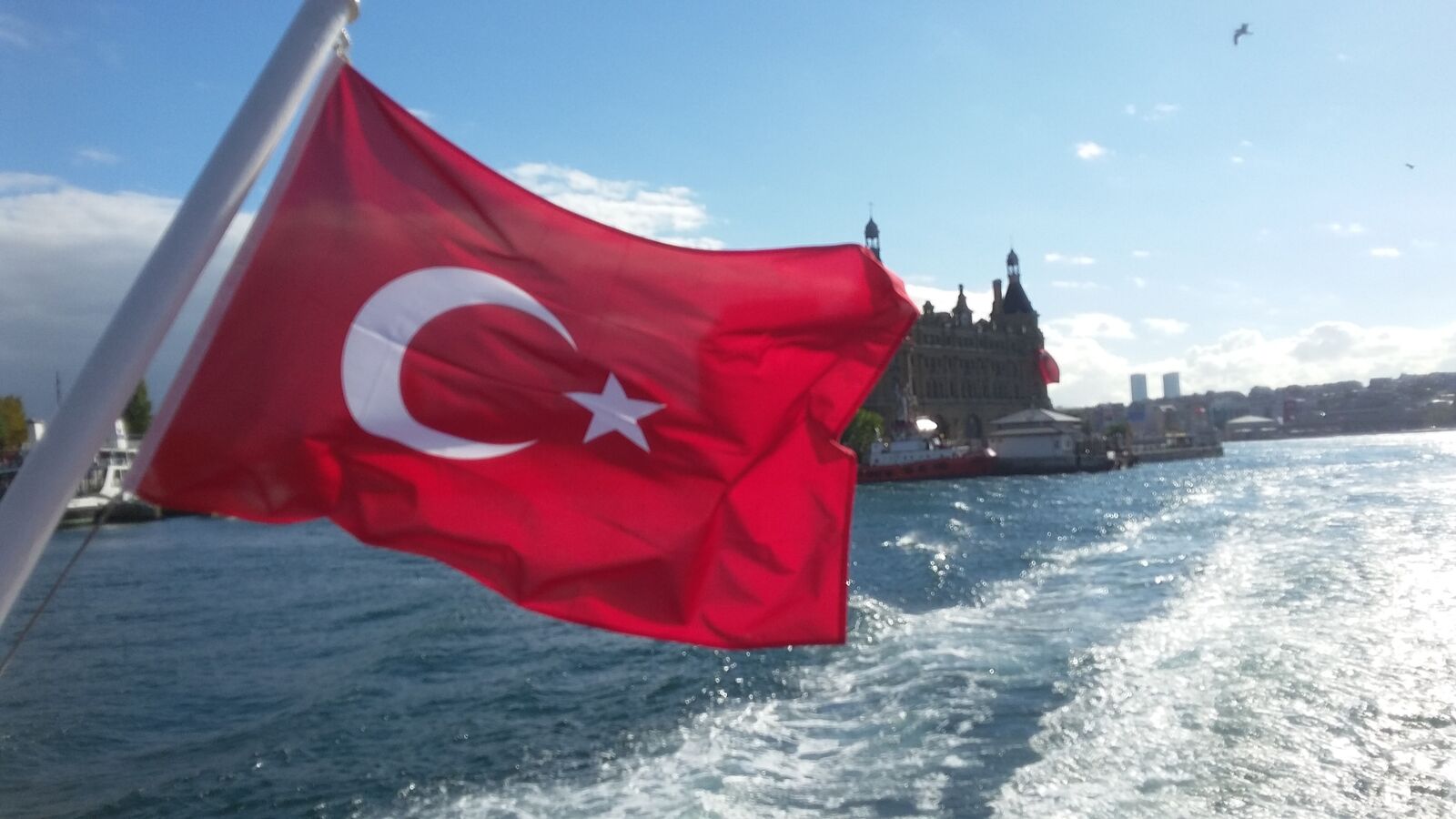 Samsung Galaxy E5 sample photo. Turkish, flag, haydarpaşa photography
