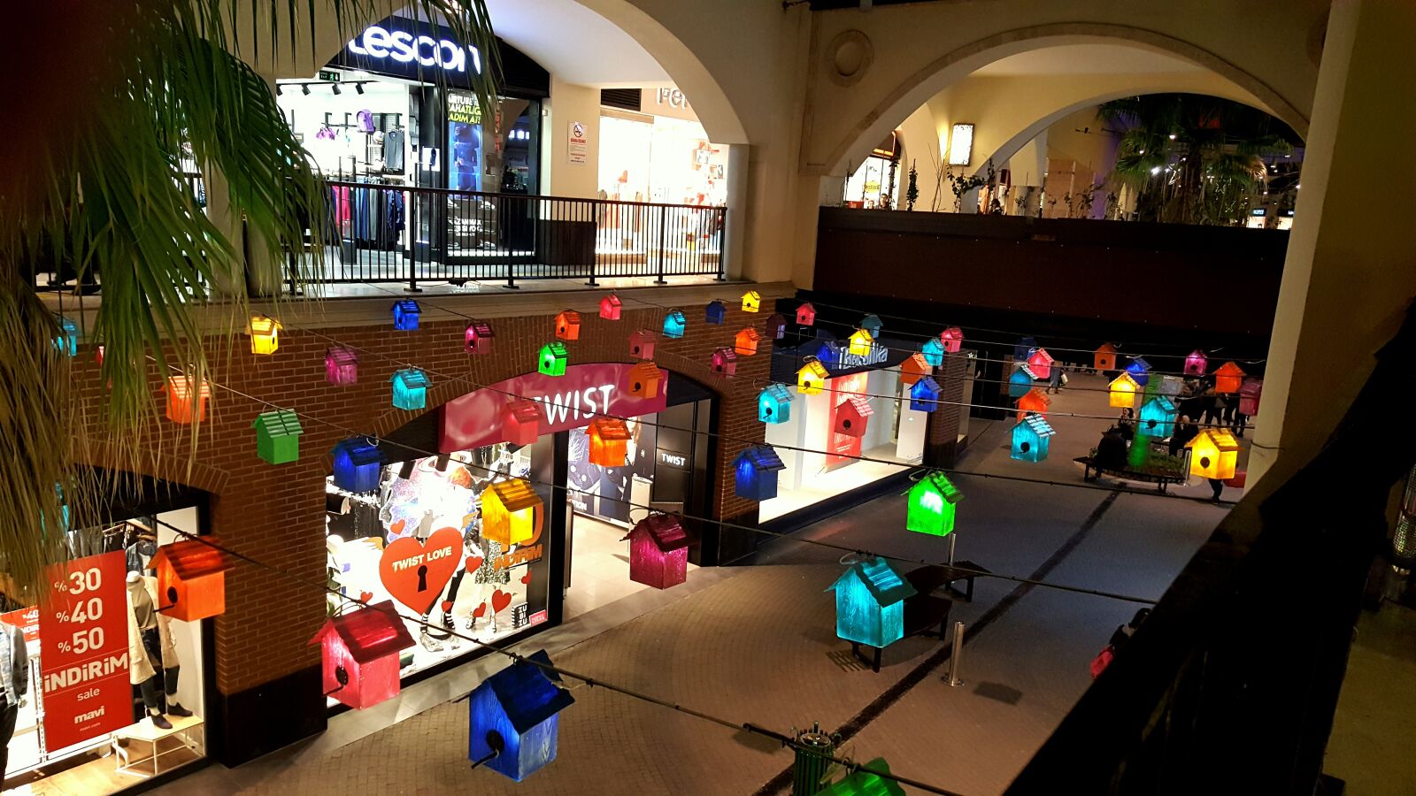Samsung Galaxy S6 sample photo. Colors, mall photography