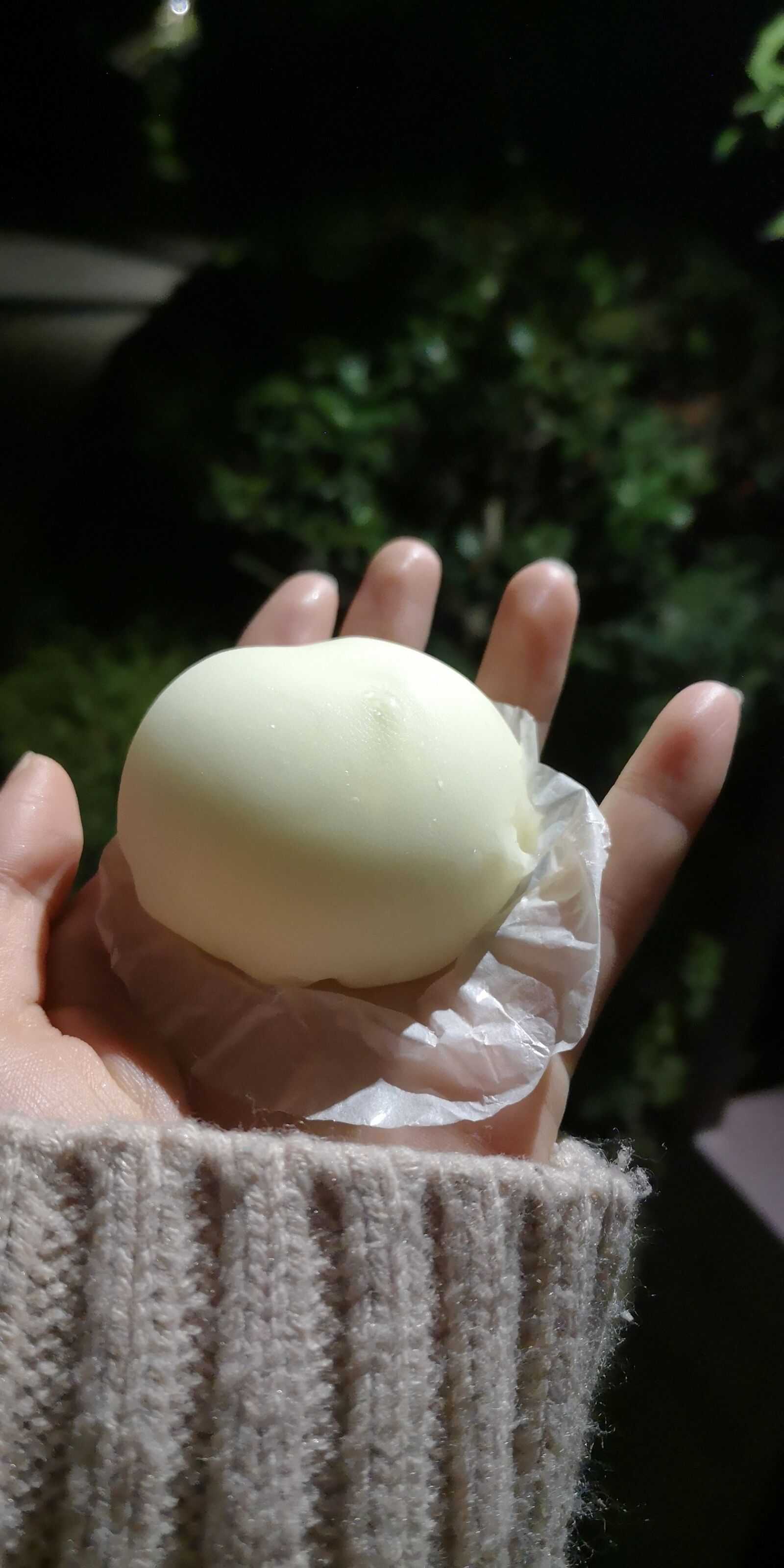 HUAWEI P20 sample photo. Dessert, light, hand photography