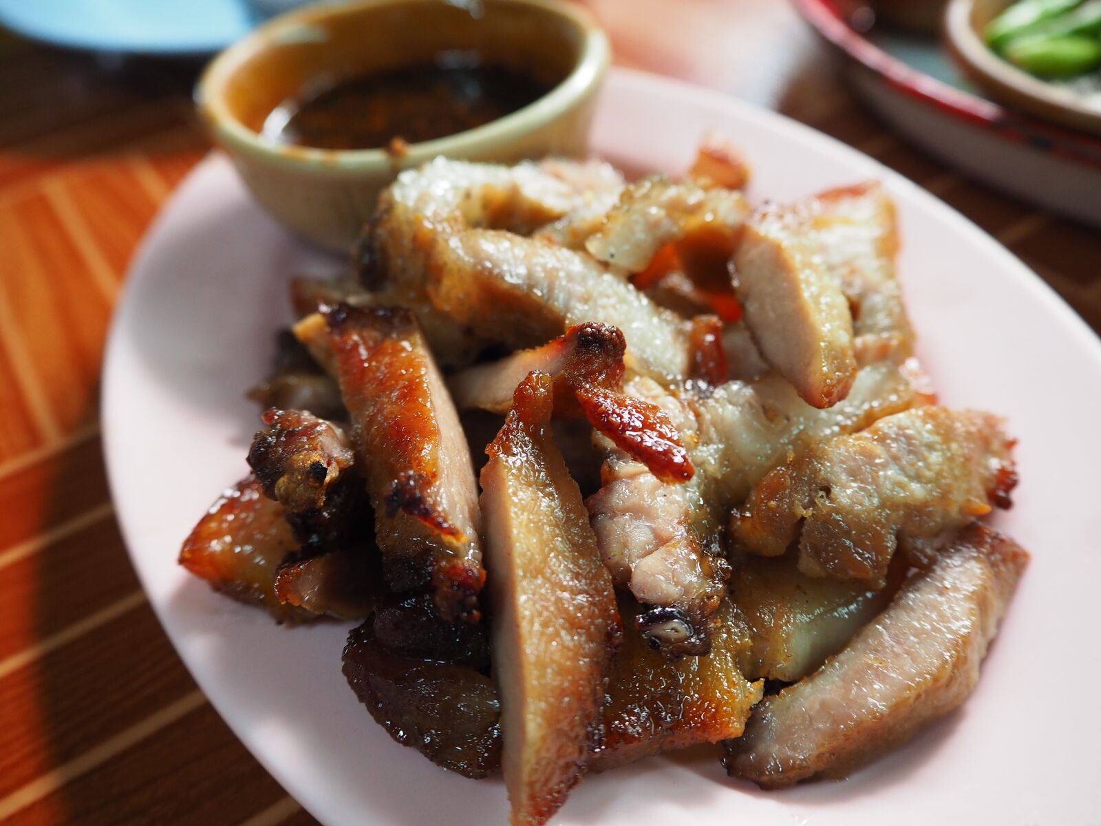 Olympus OM-D E-M10 III sample photo. Food, pig, the sift photography