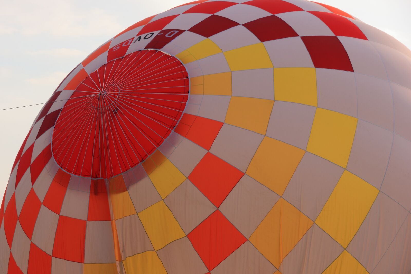 Canon EOS 550D (EOS Rebel T2i / EOS Kiss X4) sample photo. Balloon, hot air balloon photography