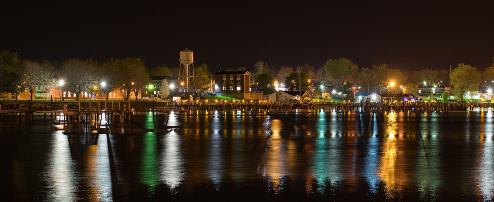 Nikon D3300 sample photo. Cityscape, night, water photography