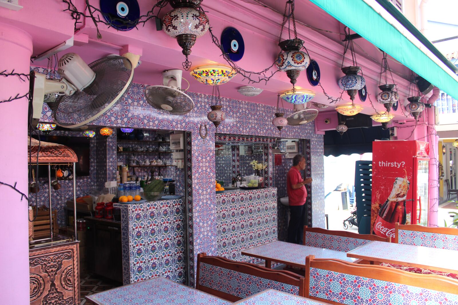 Canon EOS 1300D (EOS Rebel T6 / EOS Kiss X80) sample photo. Arab street, singapore, architecture photography