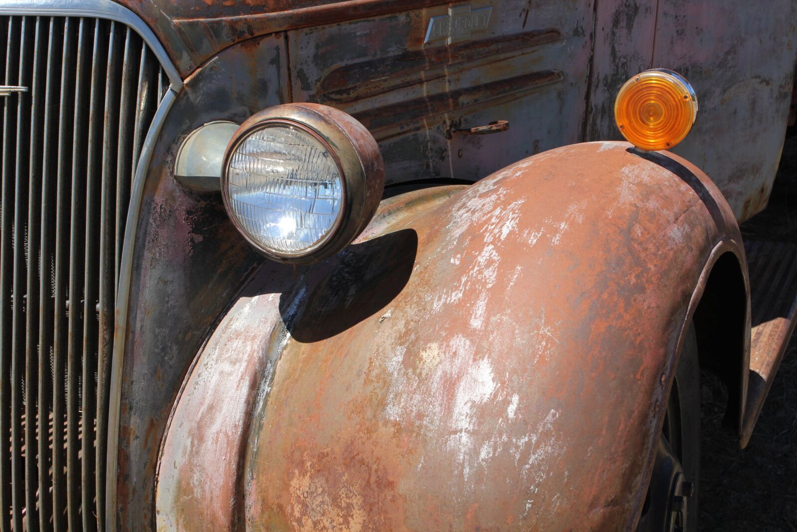 Canon EOS 550D (EOS Rebel T2i / EOS Kiss X4) sample photo. Antique, truck, pick-up photography