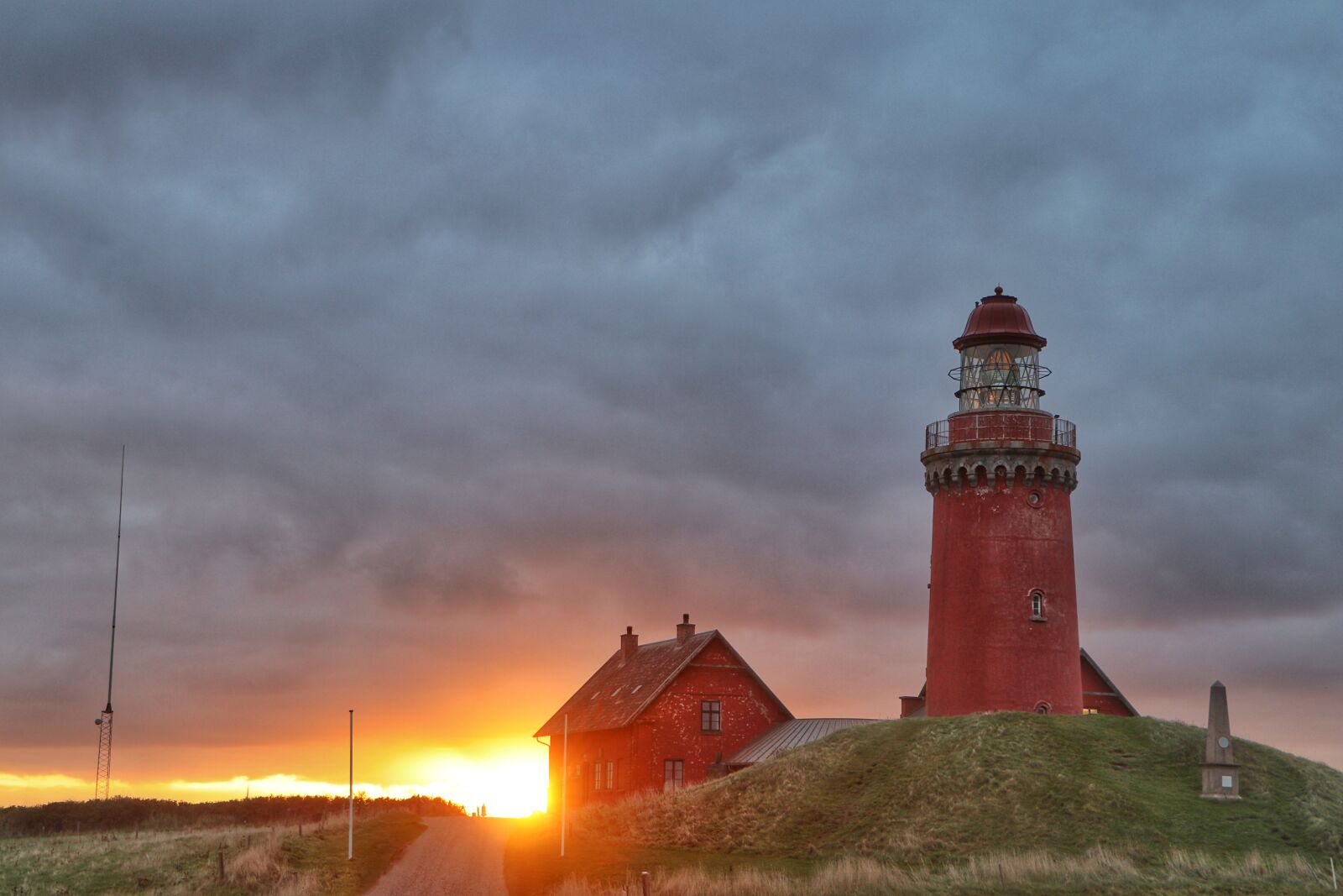 Canon EOS 77D (EOS 9000D / EOS 770D) sample photo. Lighthouse, sky, north sea photography