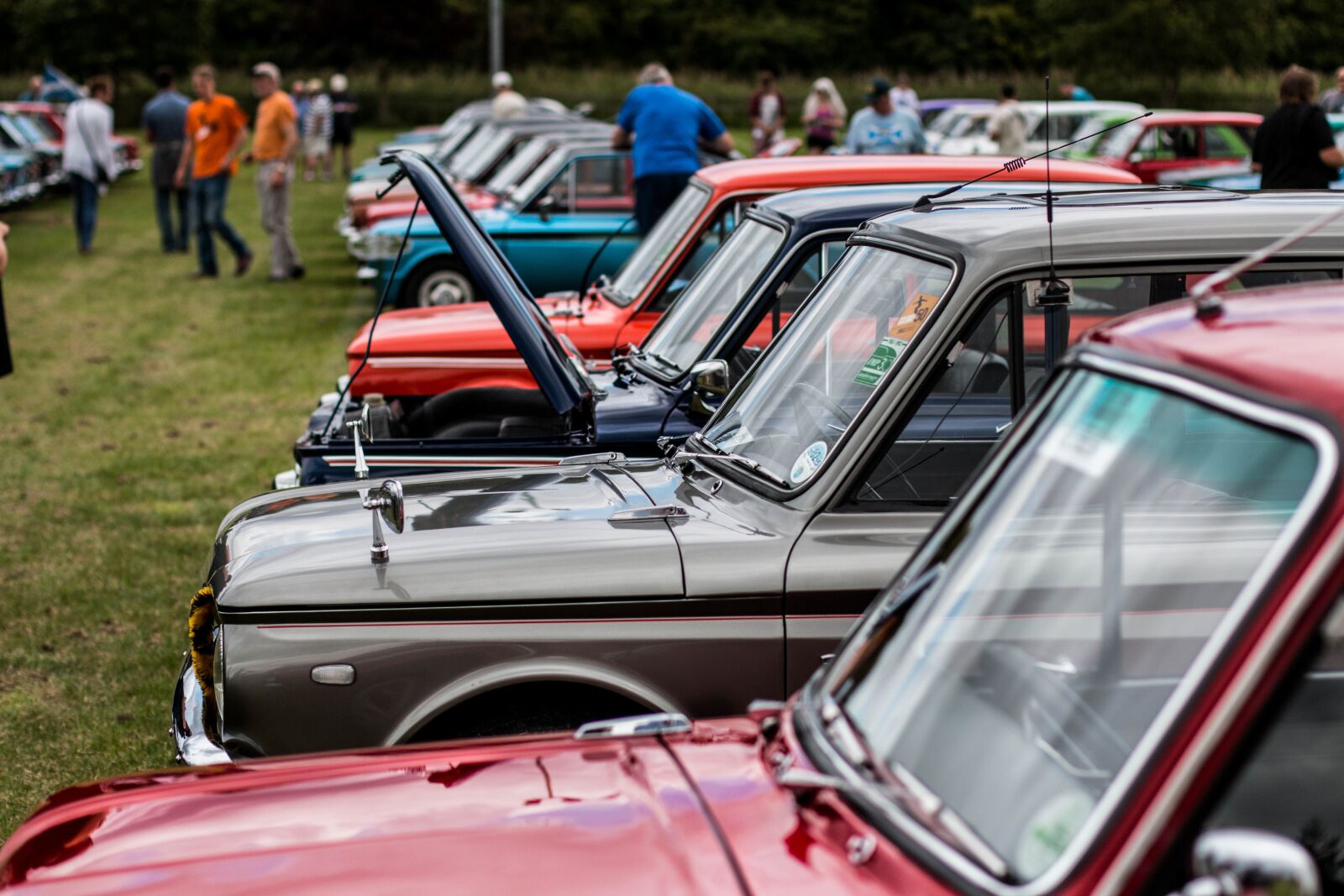 Canon EOS 70D + Canon EF 50mm F1.4 USM sample photo. Hillman imp, classic, car photography