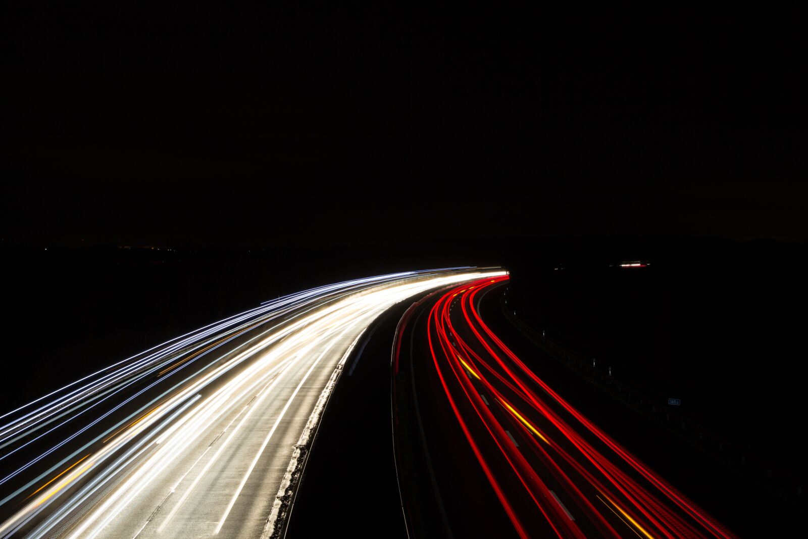Canon EOS 600D (Rebel EOS T3i / EOS Kiss X5) sample photo. Light, highway, autos photography