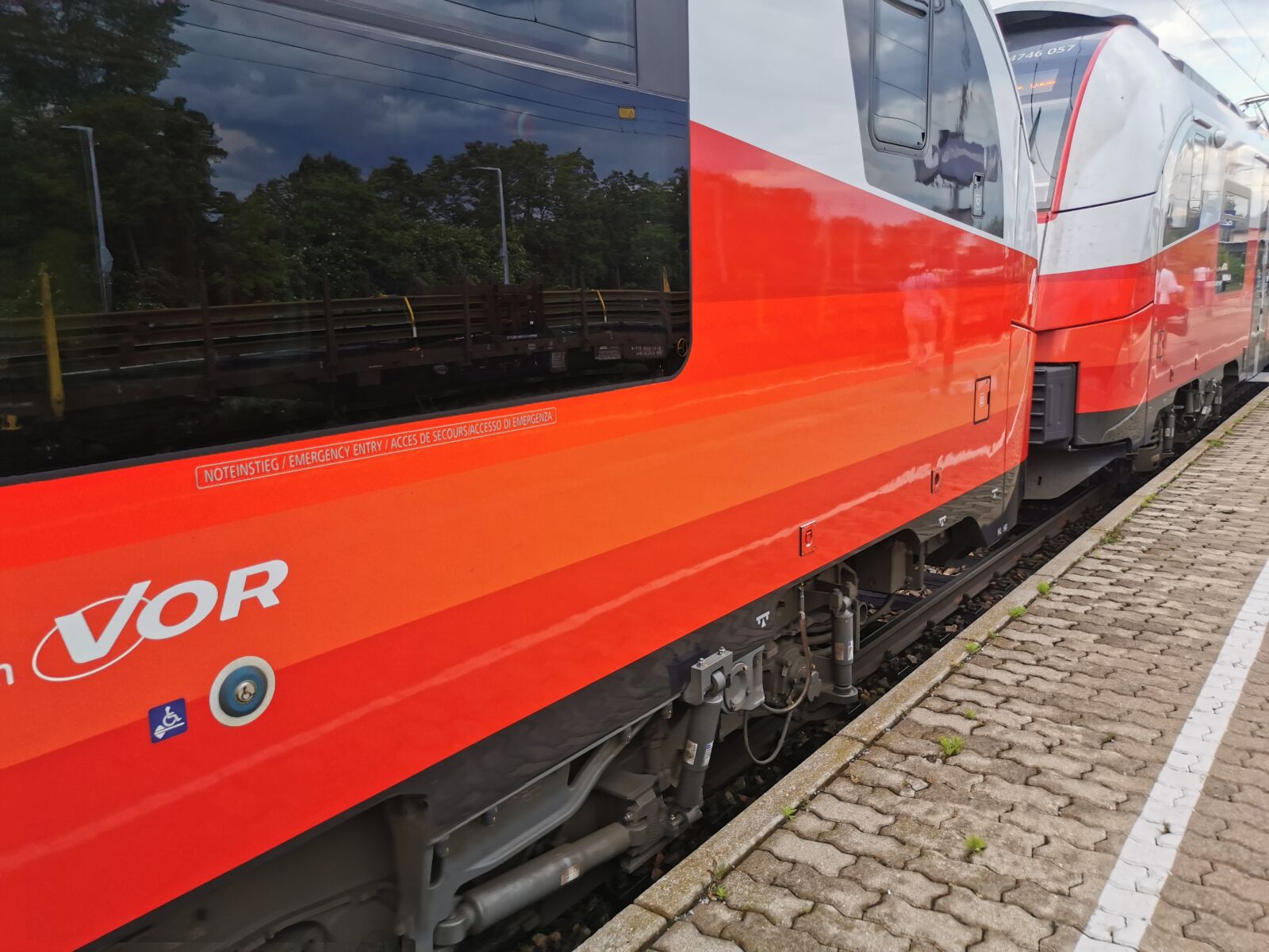 HUAWEI P30 sample photo. Train, oebb, öbb photography