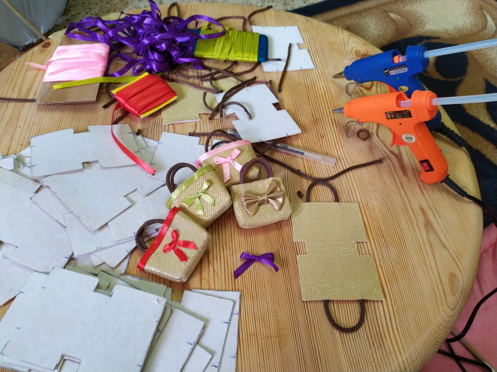 Xiaomi Redmi Note 7 sample photo. Handicraft, wax pistol, cloth photography