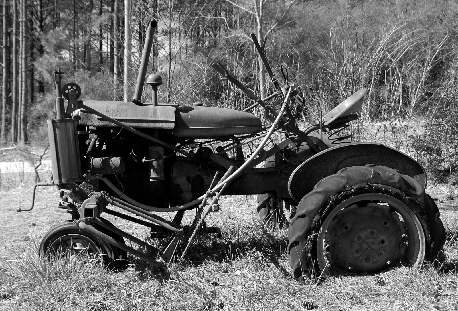 Nikon D200 sample photo. Rustic tractor, abandoned, antique photography