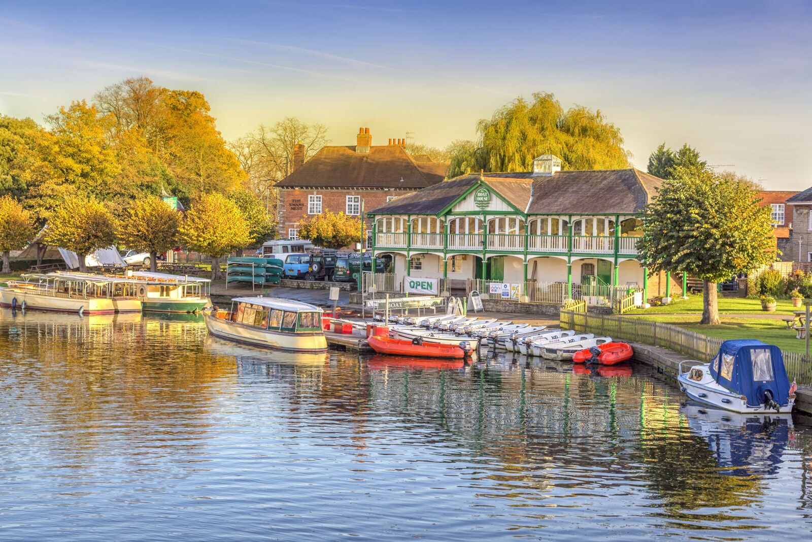 Canon EF 24-105mm F4L IS USM sample photo. Stratford upon avon, riverboats photography