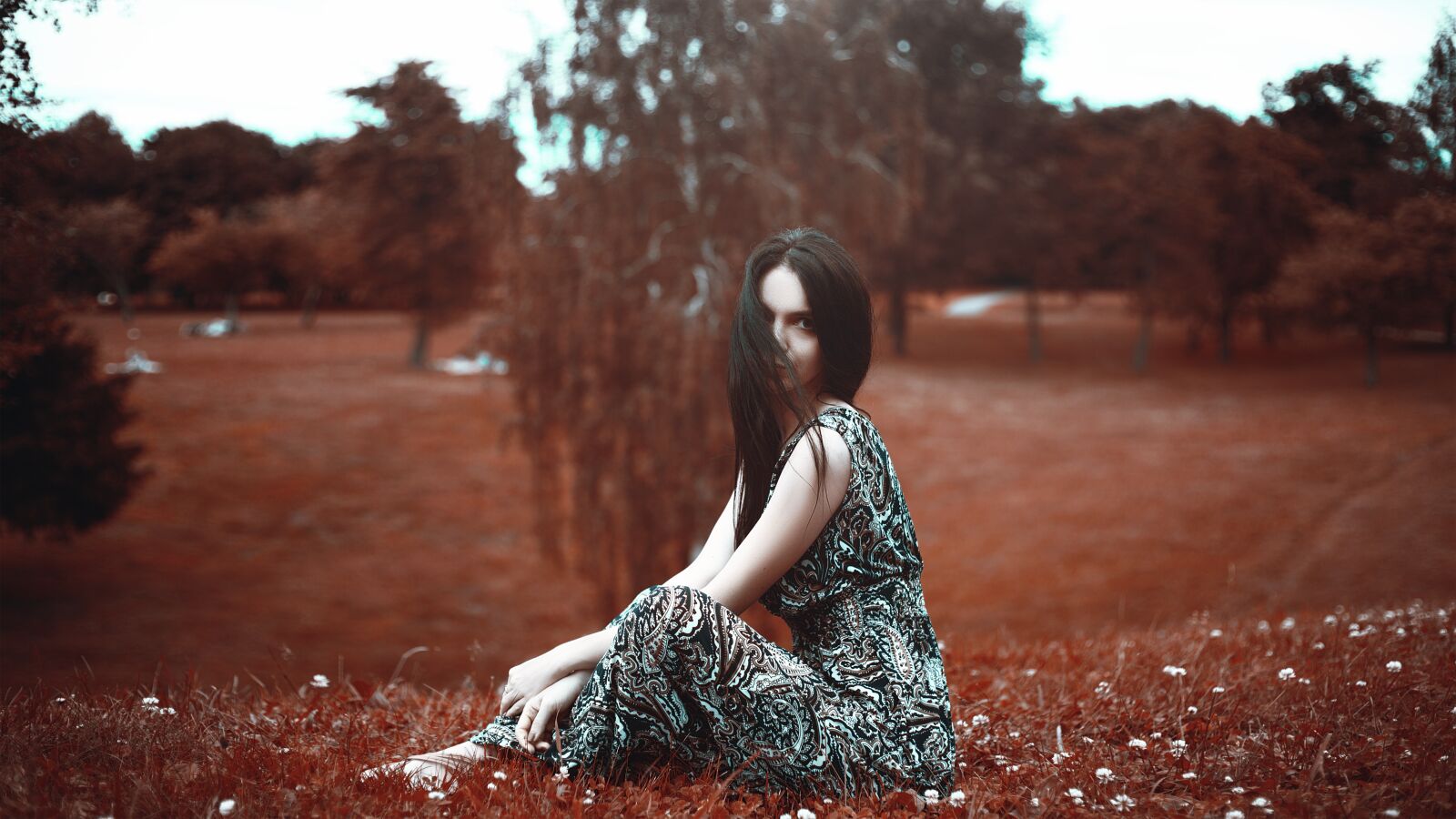 Canon EOS 5D Mark III sample photo. Beautiful girl, sitting, on photography