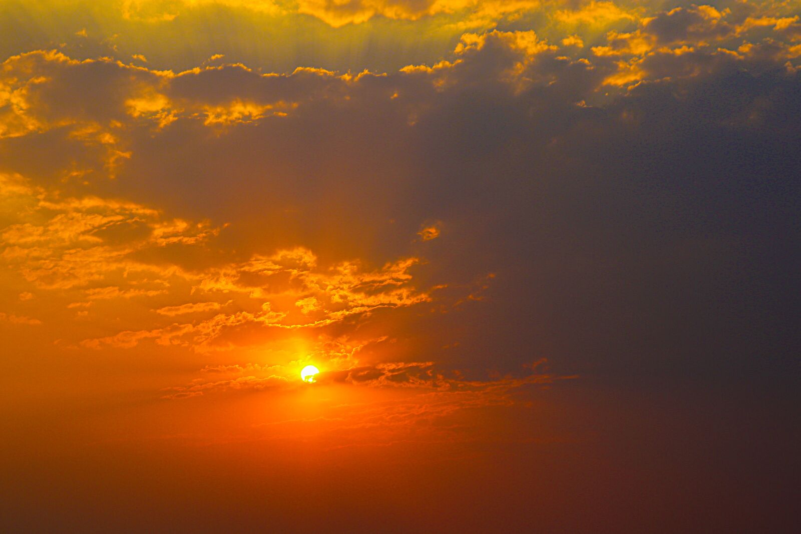 Canon EOS 200D (EOS Rebel SL2 / EOS Kiss X9) sample photo. Sunset, twilight, sky photography