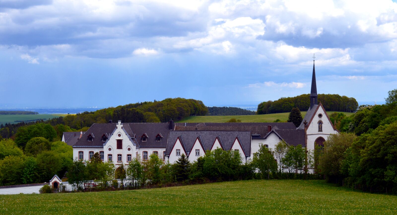 Nikon D3200 sample photo. Abbey, maria forest, eifel photography