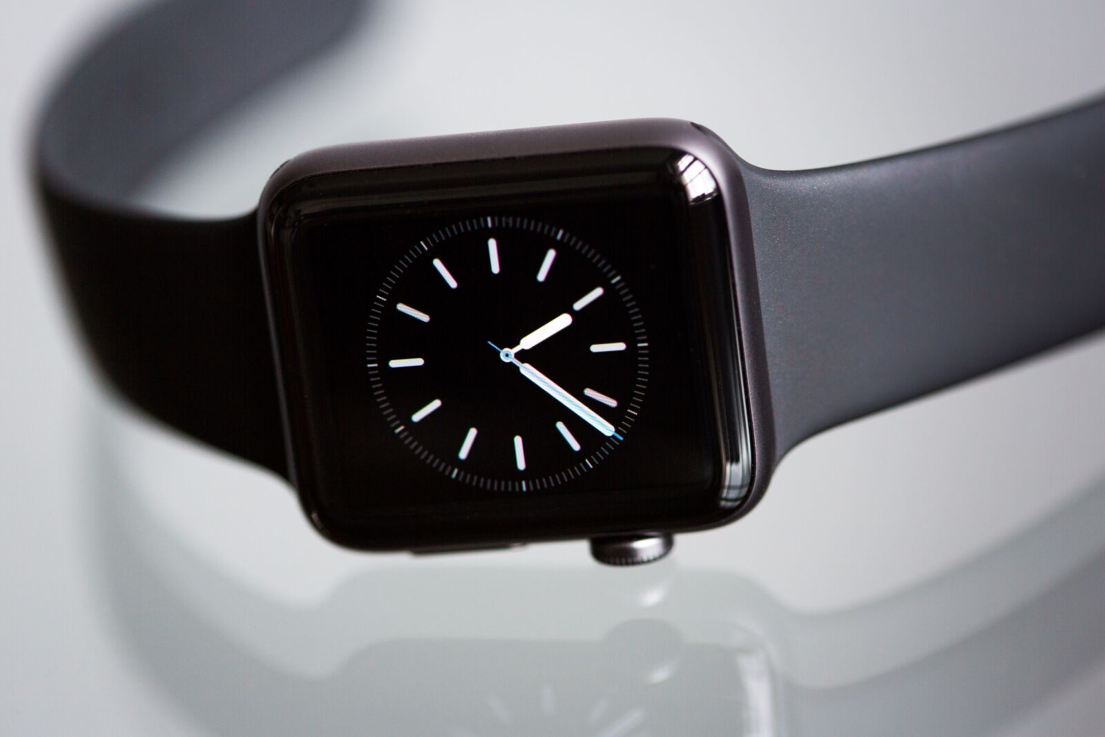 Canon EF 100mm F2.8 Macro USM sample photo. Apple, watch, fashion photography