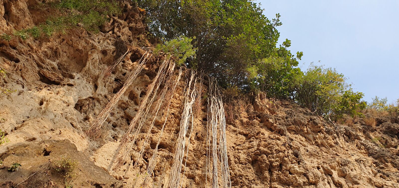 Samsung Galaxy S10+ sample photo. Cave, rocks, hills photography