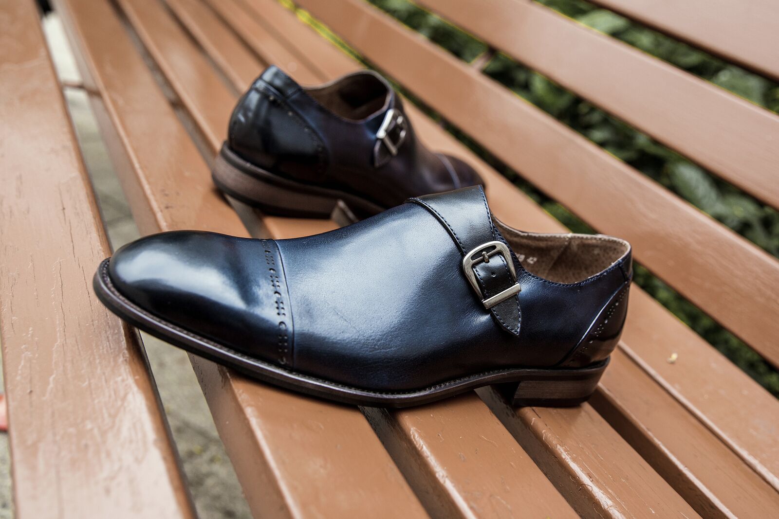 Canon EF 24-70mm F2.8L II USM sample photo. Shoes men, shoe, shine photography