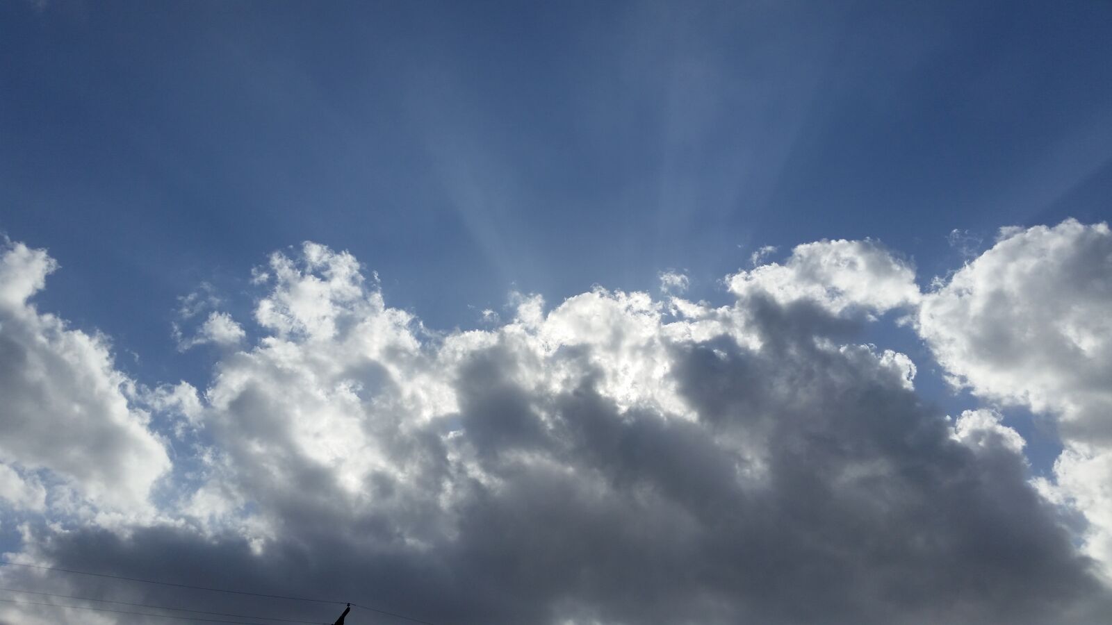 Samsung Galaxy S5 sample photo. Sky, blue, clouds photography