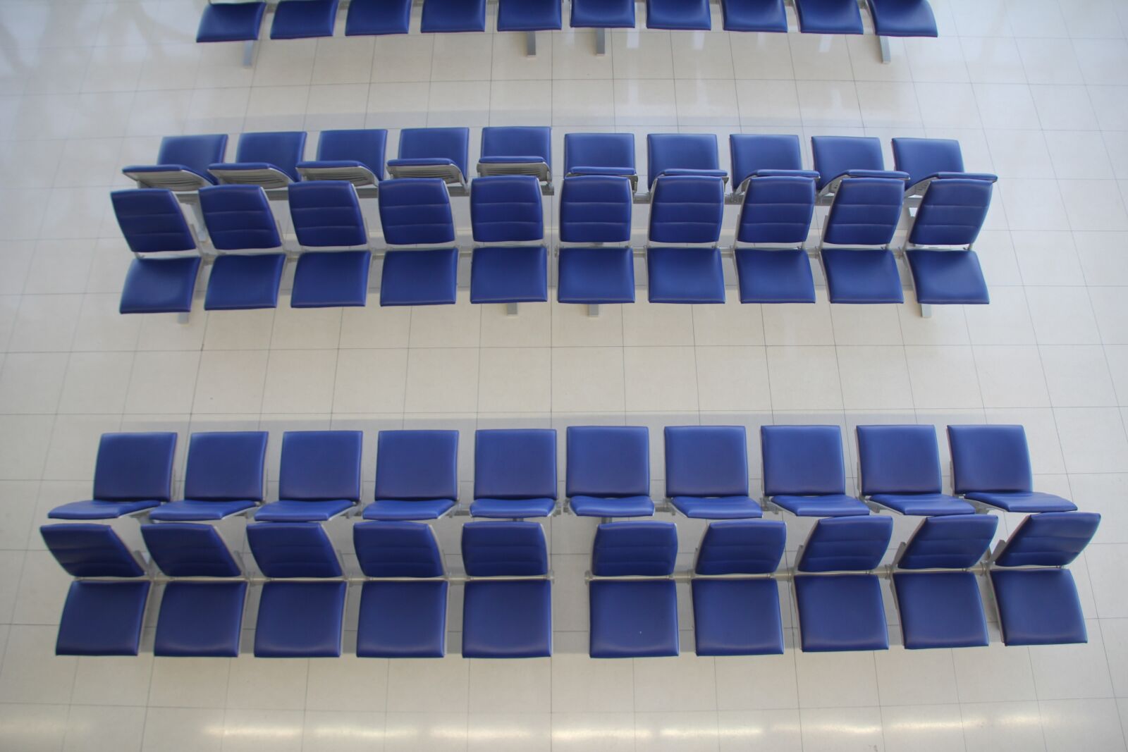 Canon EOS 60D sample photo. Row, sit, airport photography