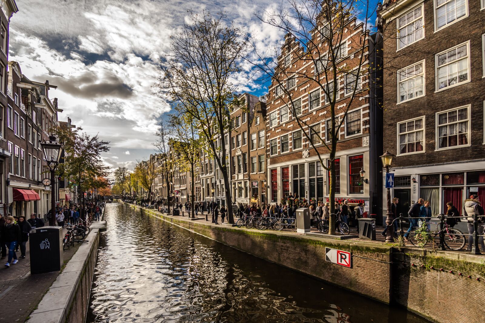 Nikon D7200 sample photo. Street, canal, city photography