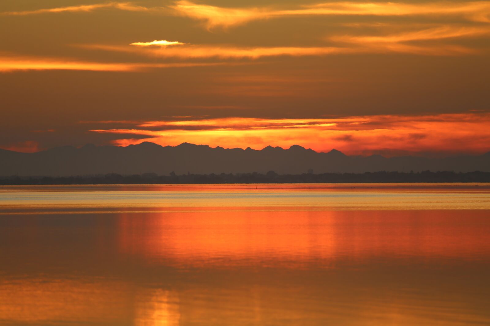 Canon EF 100-400mm F4.5-5.6L IS USM sample photo. Sky, color, sun photography