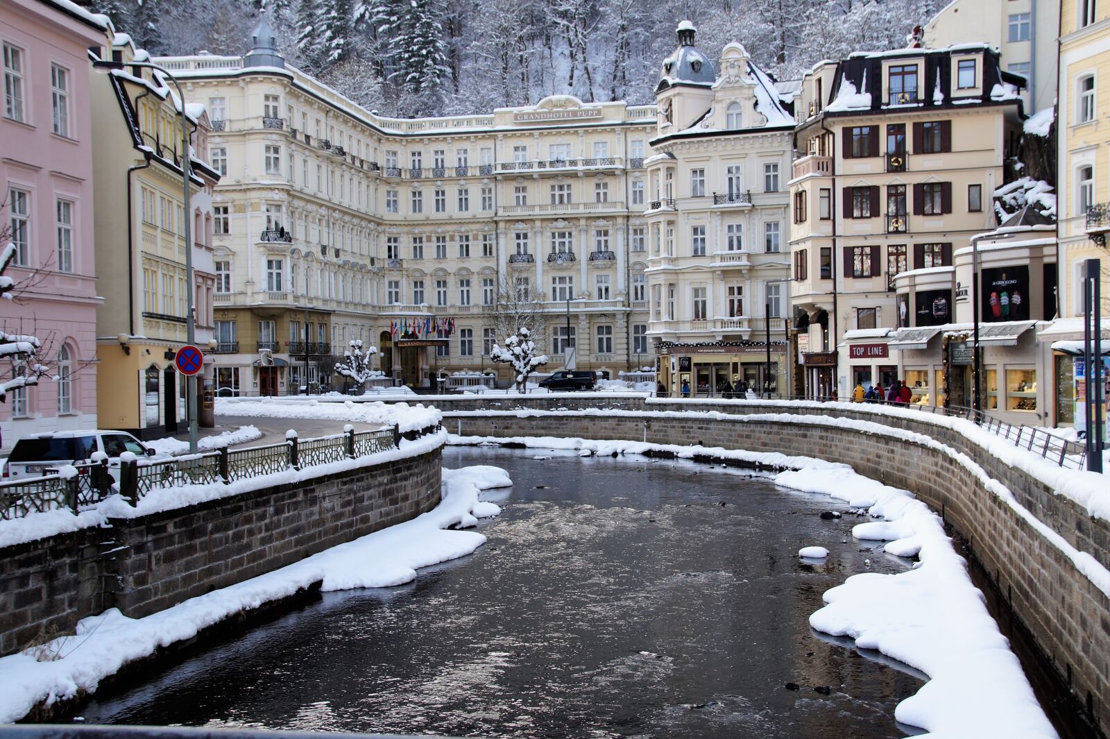 Sony SLT-A58 sample photo. Karlovy vary, city, center photography