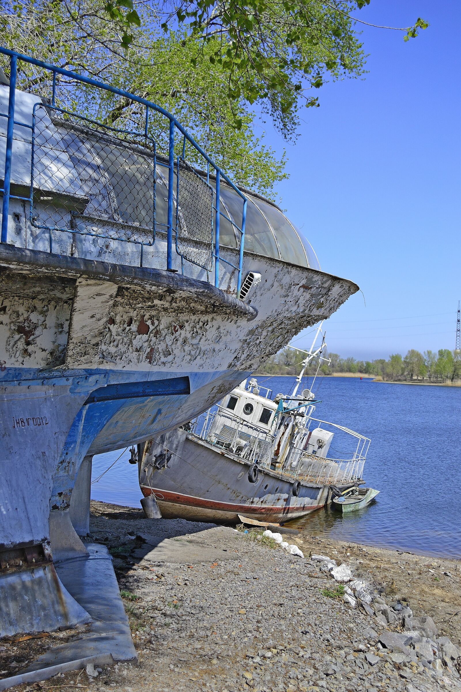 Nikon D3100 sample photo. Ship, water, meteor photography