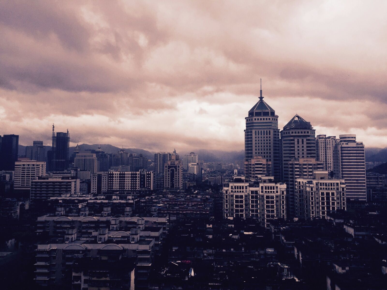iPhone 6 Plus back camera 4.15mm f/2.2 sample photo. Fuzhou, at dusk, cloud photography