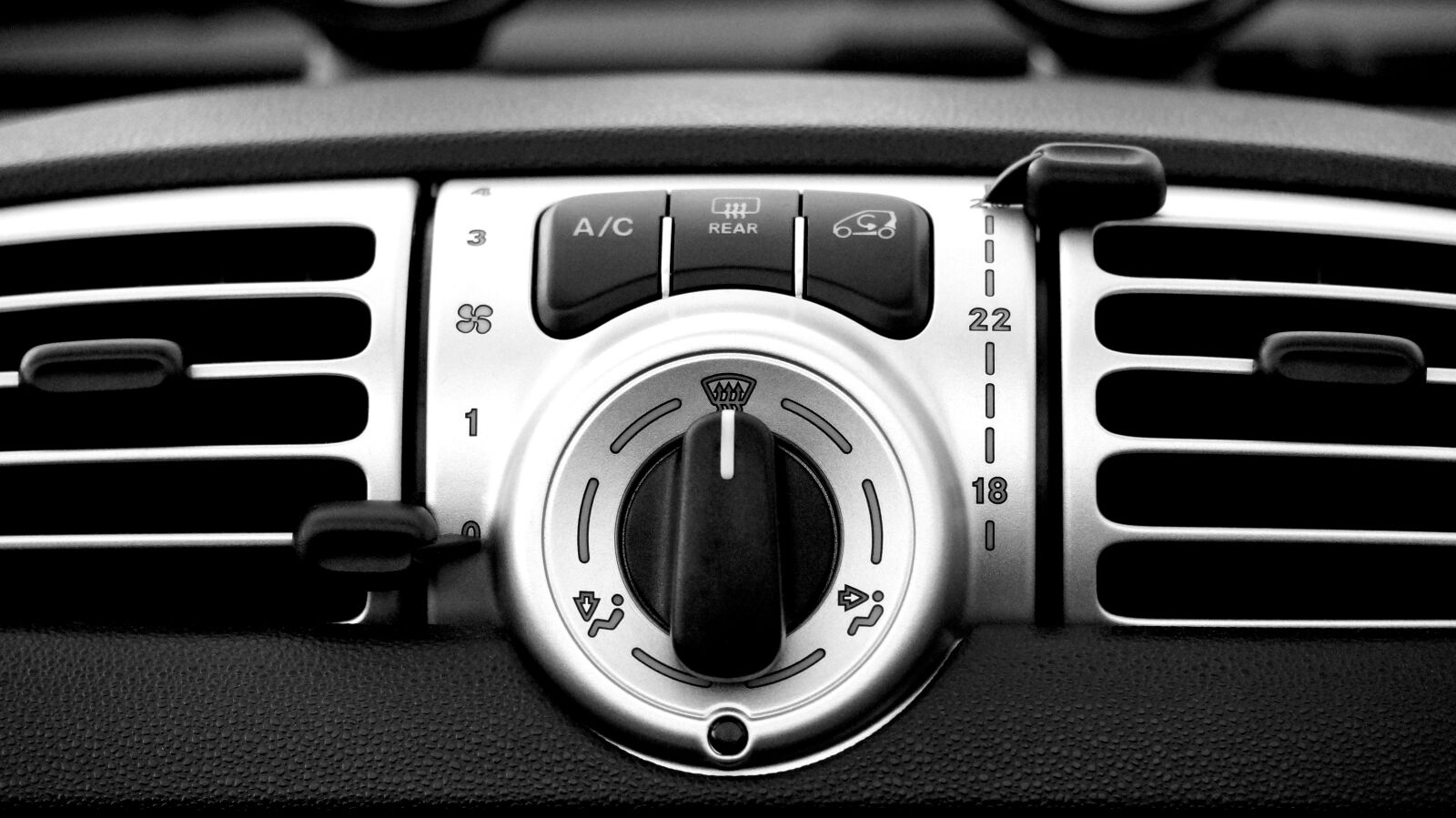 Sony Alpha NEX-5N + Sony E 55-210mm F4.5-6.3 OSS sample photo. Car, auto, vehicle photography