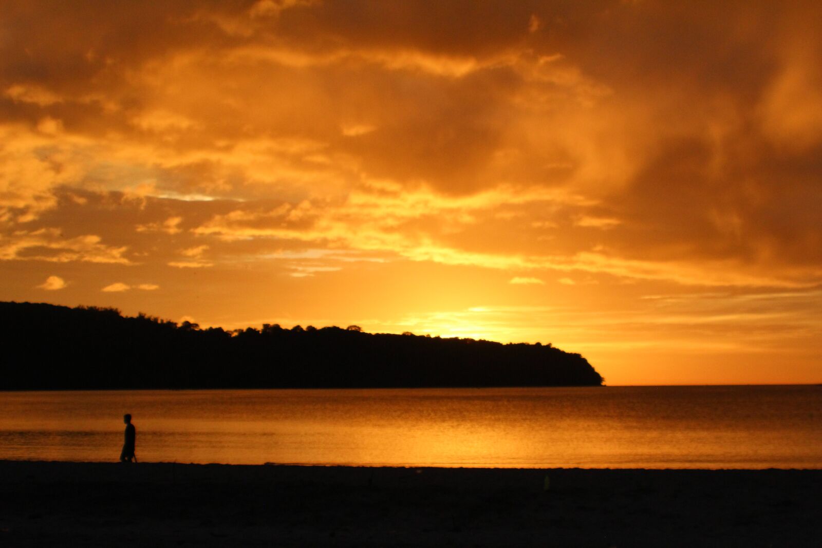 Canon EOS 1200D (EOS Rebel T5 / EOS Kiss X70 / EOS Hi) sample photo. Sunset, bataan, orange photography