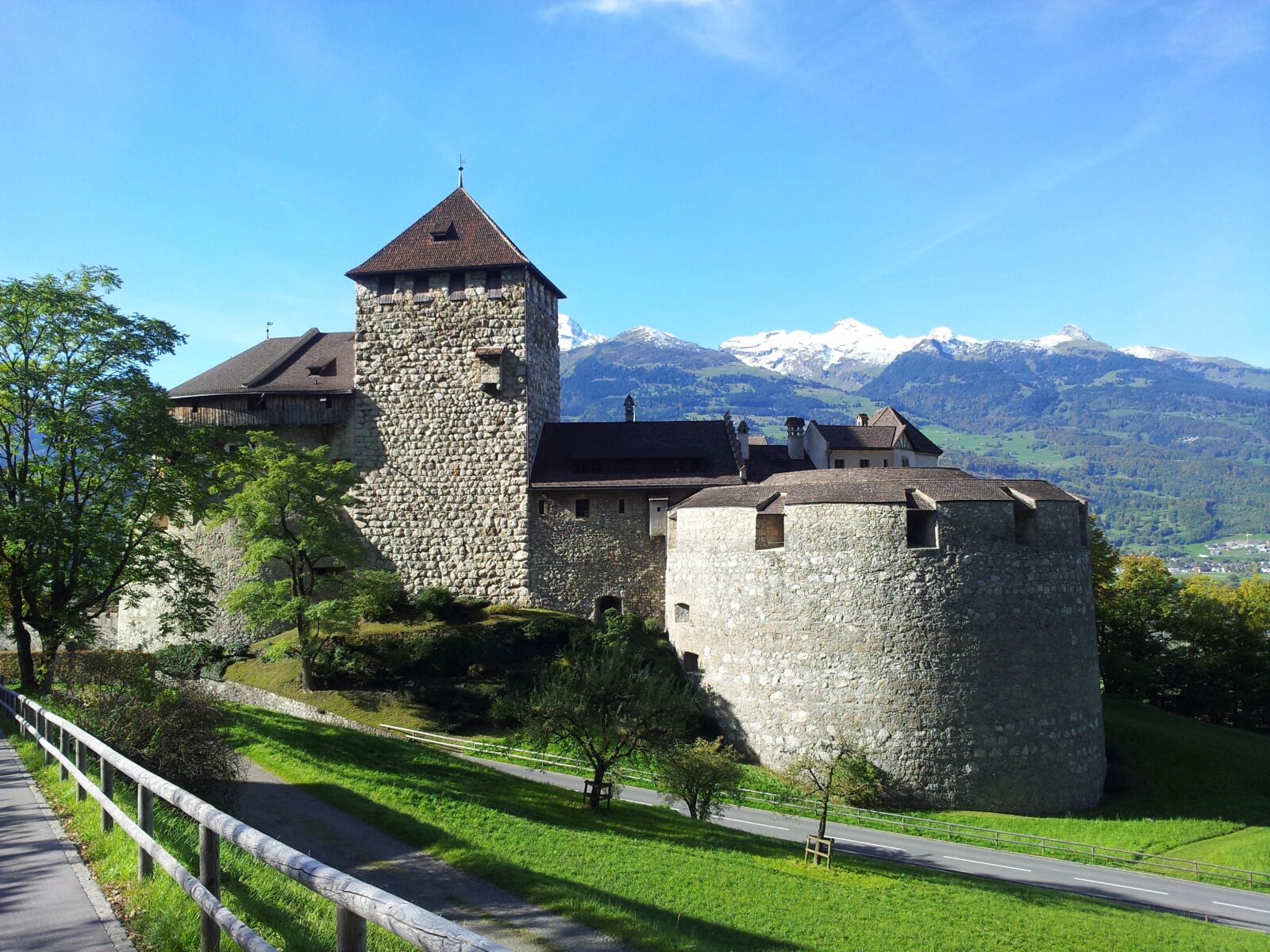 Samsung Galaxy Note sample photo. Lichtenstein castle, castle, europe photography