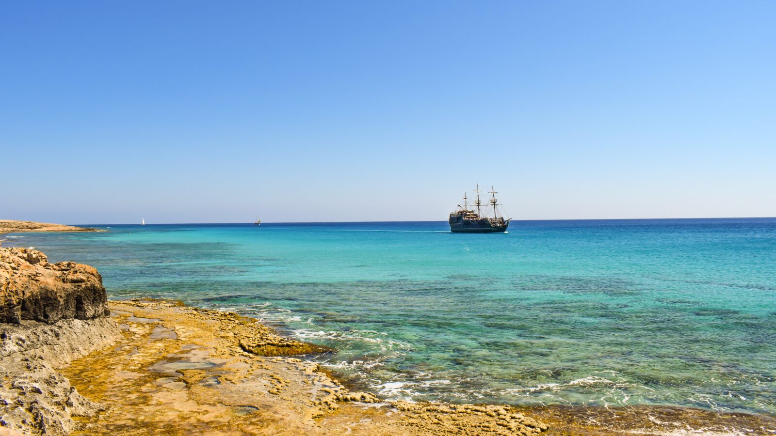 Nikon D3300 sample photo. Sea, coast, horizon photography