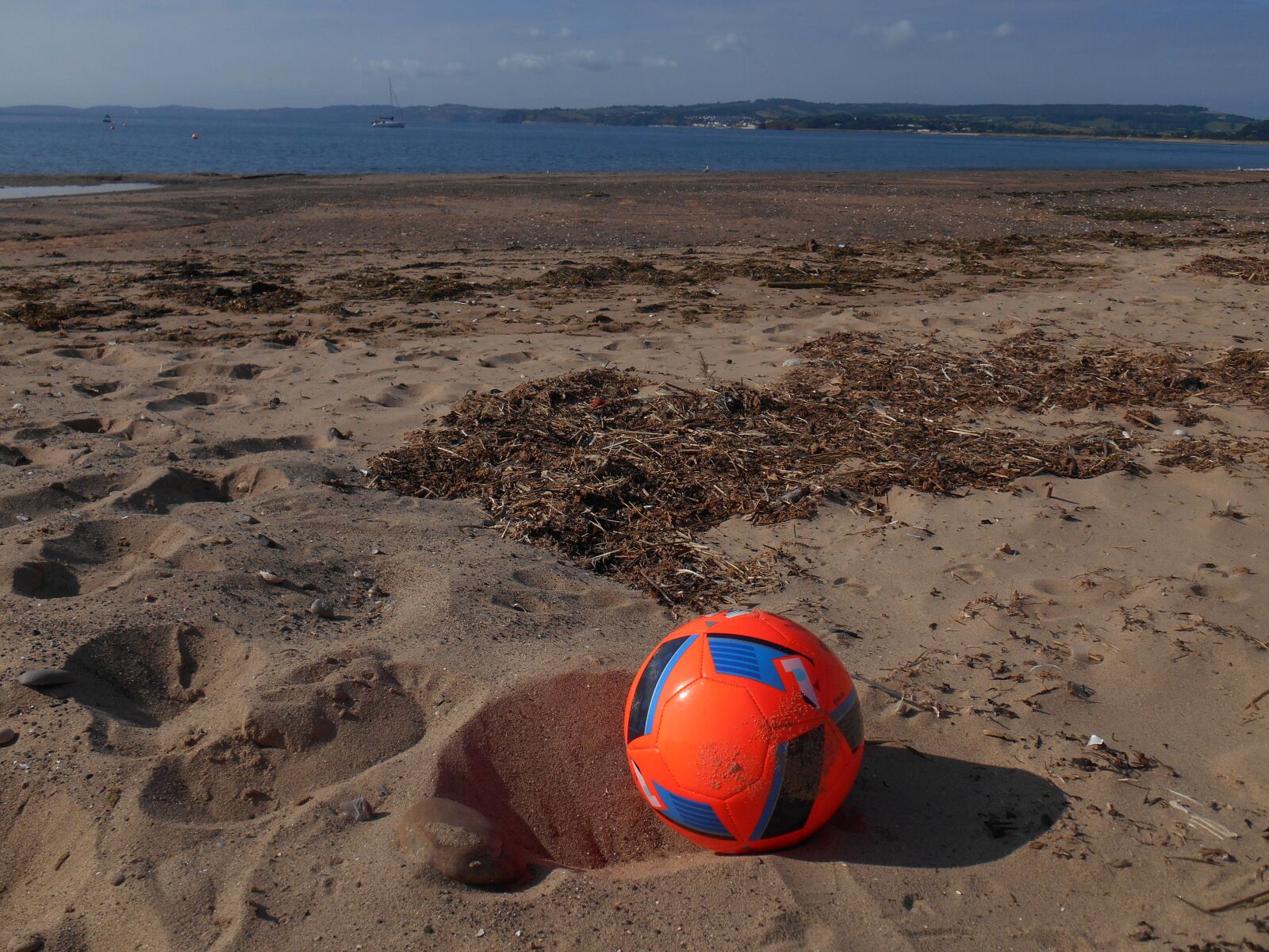 Nikon Coolpix S3500 sample photo. Football, beach, sand photography