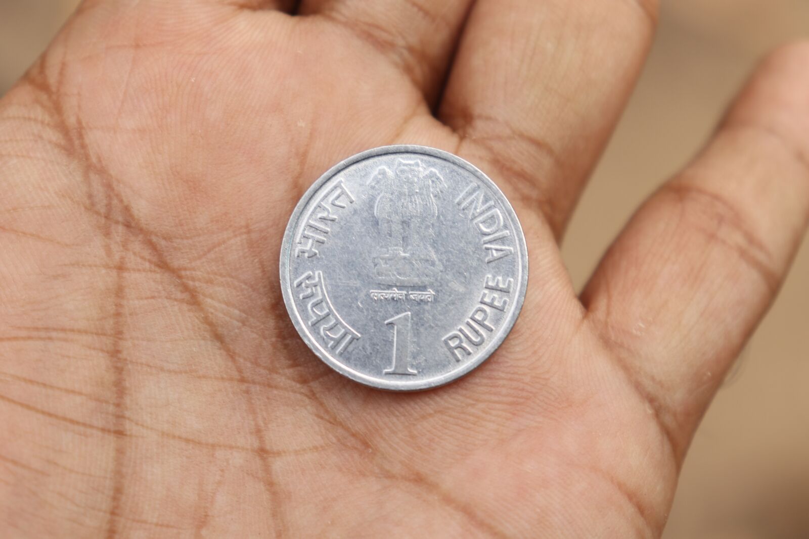 Canon EOS 250D (EOS Rebel SL3 / EOS Kiss X10 / EOS 200D II) sample photo. Coin, kerala, banking photography
