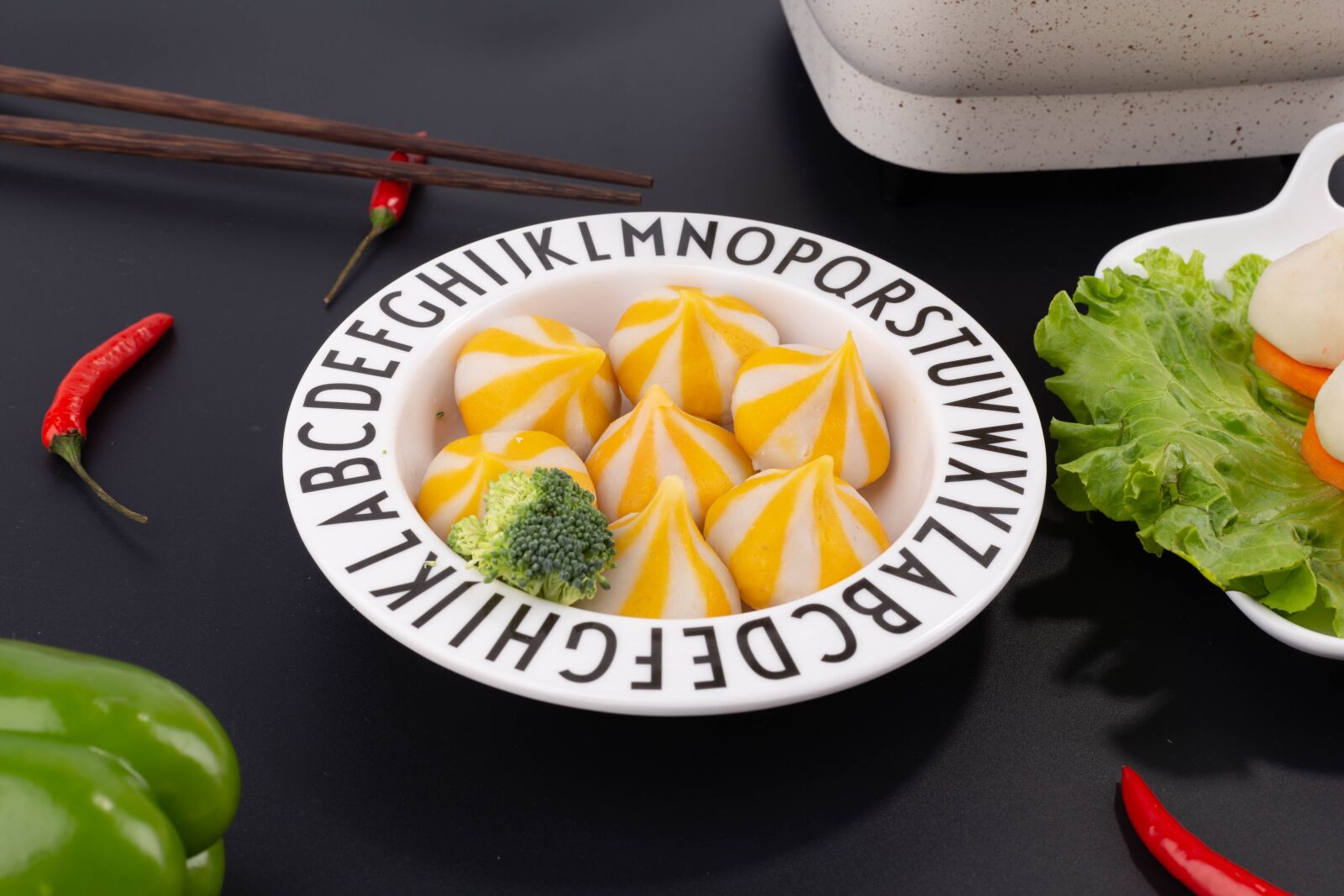 Canon EOS 6D + Canon EF 50mm F1.4 USM sample photo. Chafing dish, sale, omelet photography