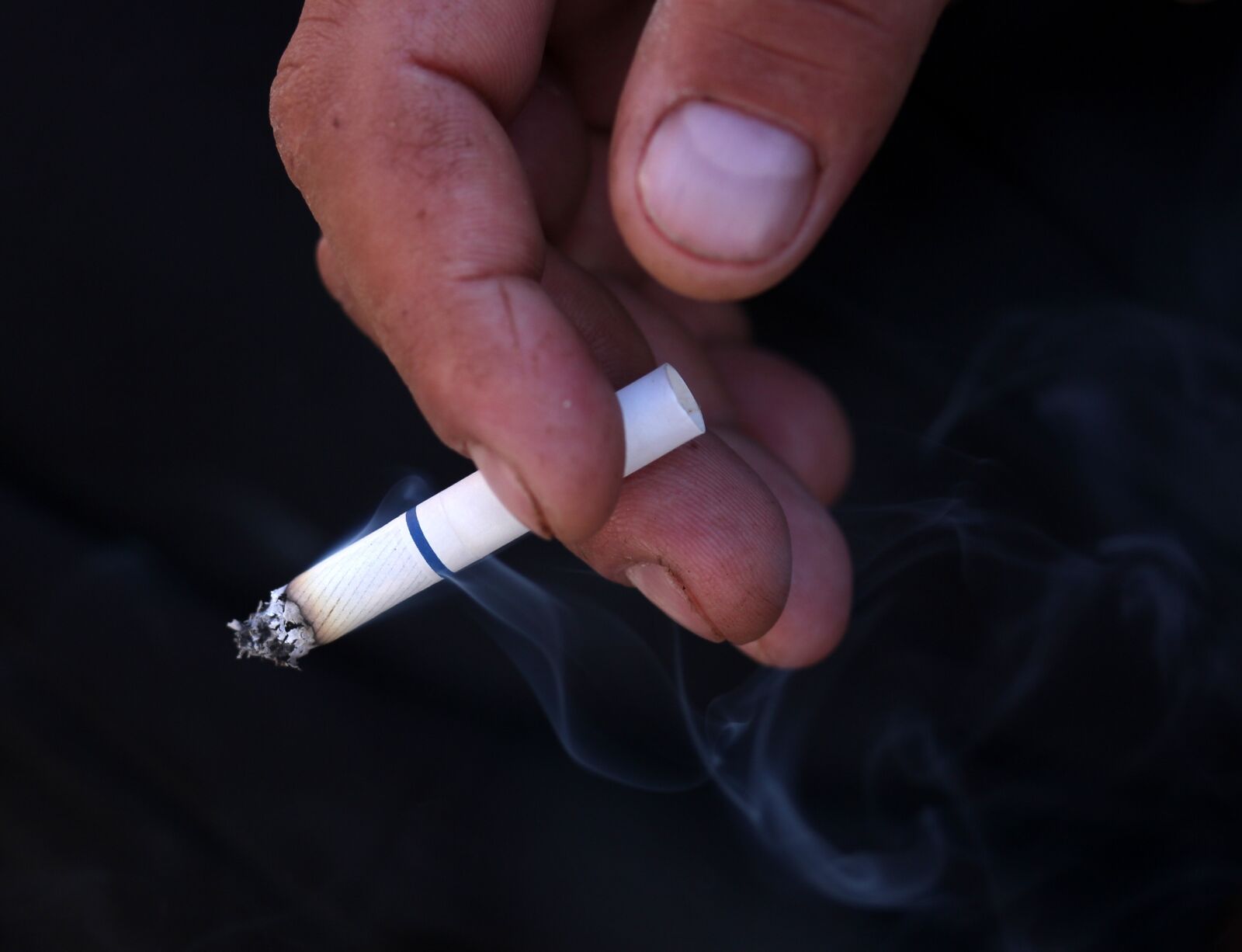 Canon EF-S 60mm F2.8 Macro USM sample photo. Cigarette, tobacco, smoke photography