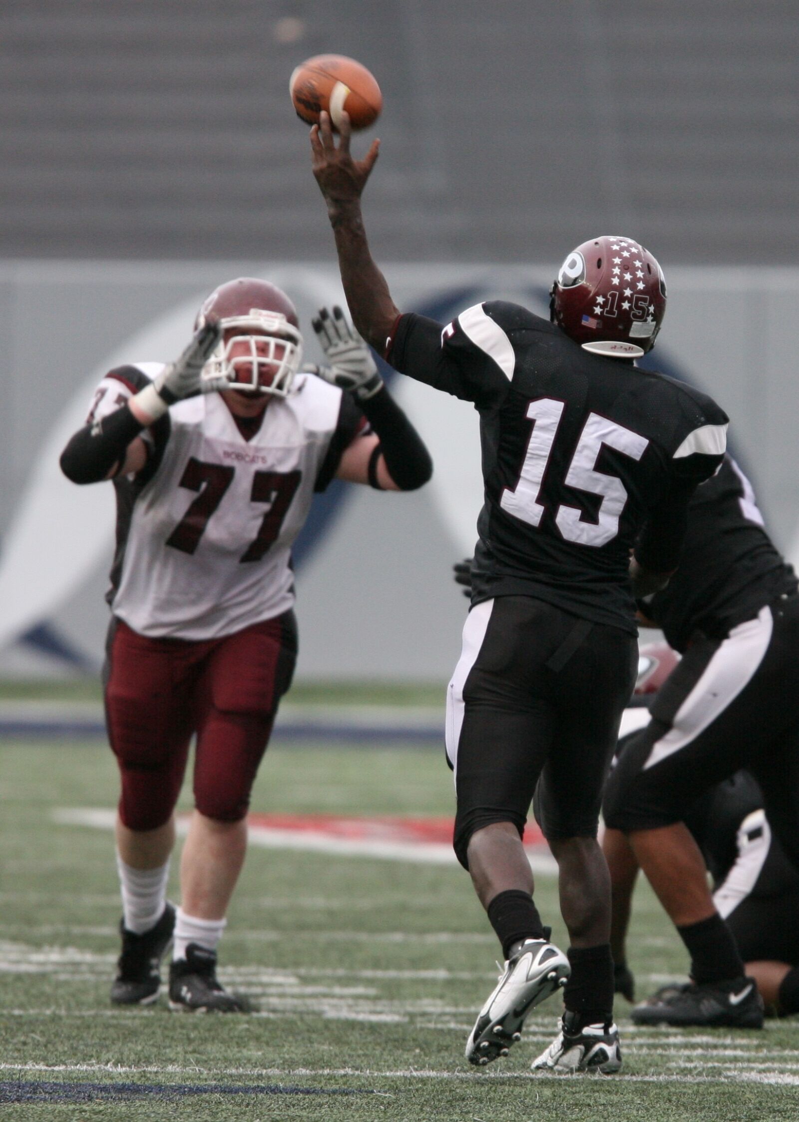 Canon EOS-1D Mark II N sample photo. American football, quarterback, pass photography