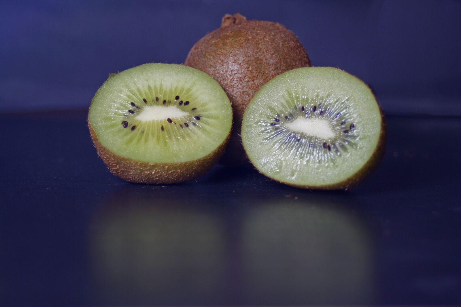 Canon EOS 1000D (EOS Digital Rebel XS / EOS Kiss F) sample photo. Kiwi, fruit, tropical fruit photography